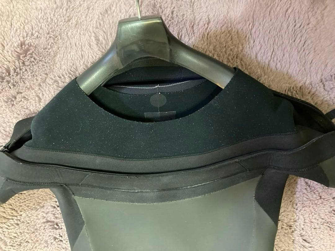 [シーズン最終価格] O'Neill セミドライウェットスーツ