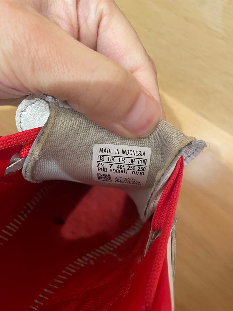 プレデタープレシジョン　adidas サッカーシューズ ホワイト/レッド