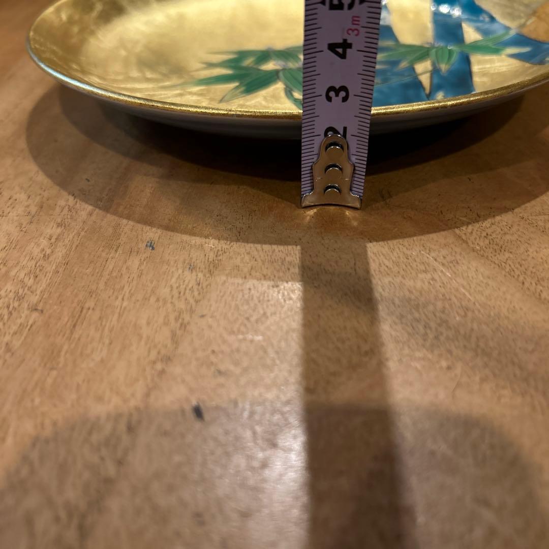飾り皿　琥山窯　竹絵金箔推　皿立て箱付