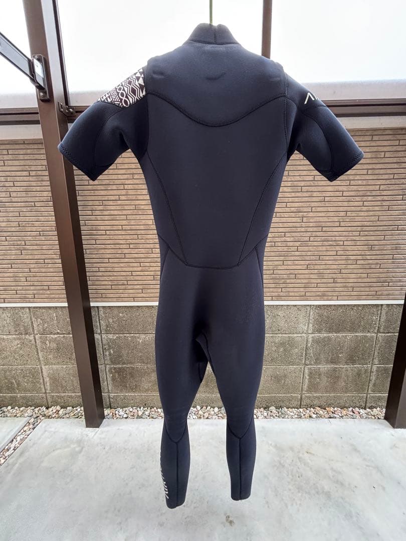 AIRTIGHT シーガルウェットスーツ　Lサイズ