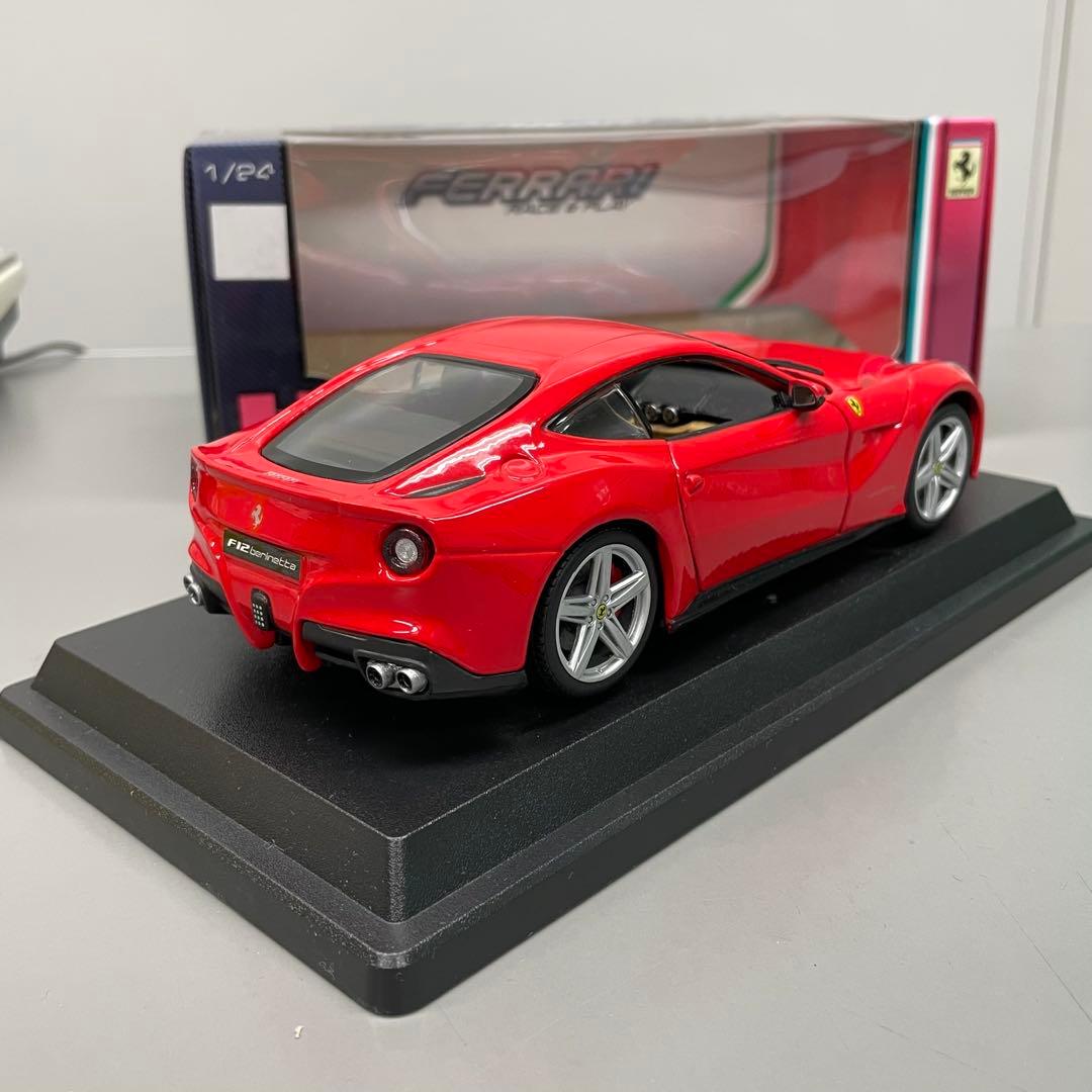 貴重‼️ ブラーゴ製の1/24スケール　フェラーリ F12 ベルリネッタ