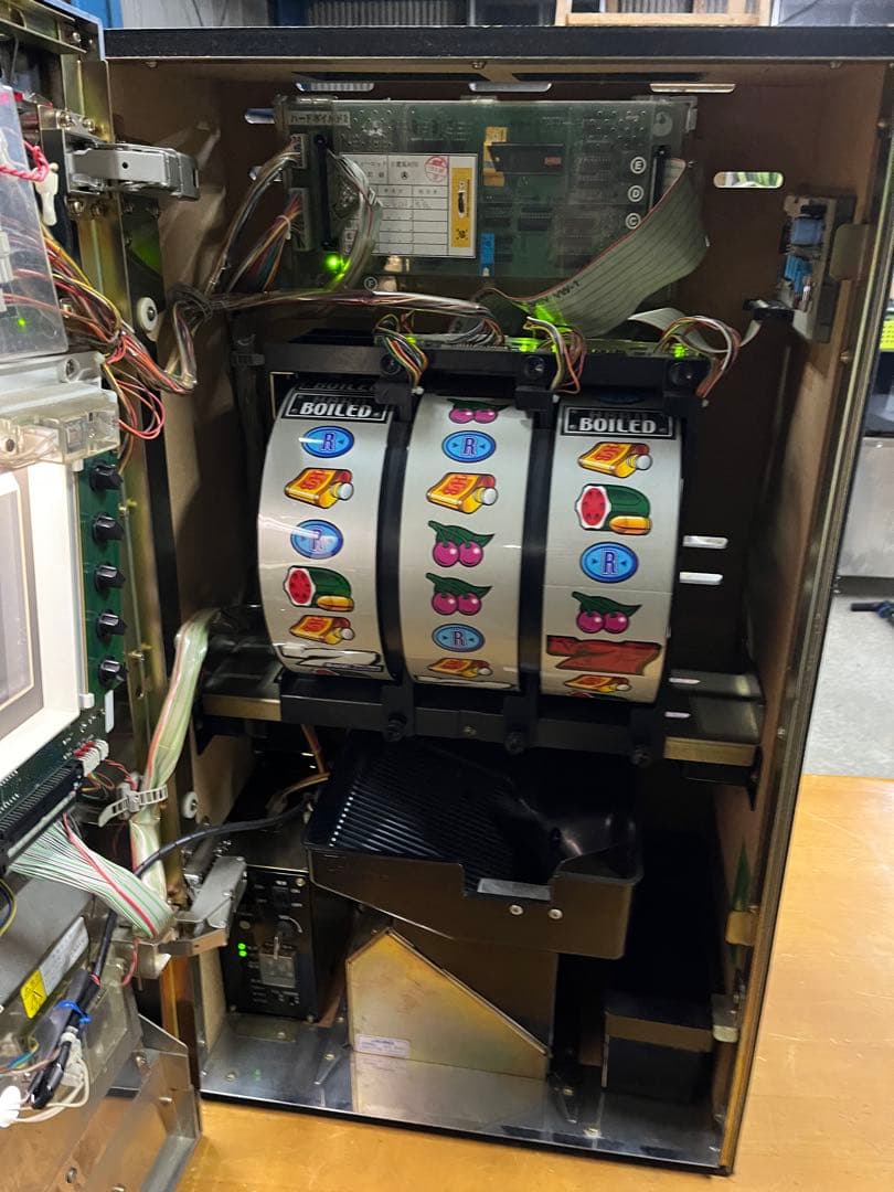 パチスロ実機 ハードボイルド2 Sammy 不要機 鍵付き 現状品