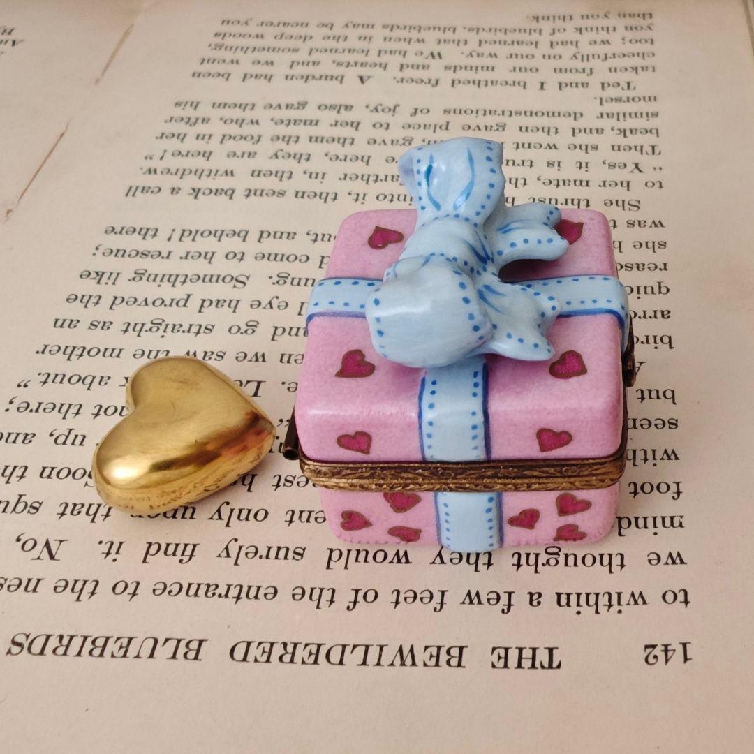 リモージュボックス　ハート柄のプレゼントボックス　フランス製　小物入れ　陶器