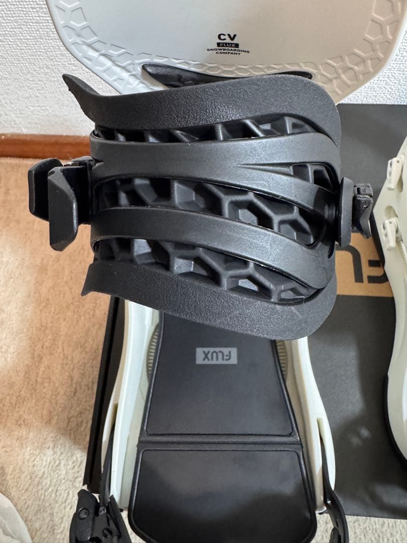 FLUX フラックス CV ビンディング Mサイズ オフホワイト