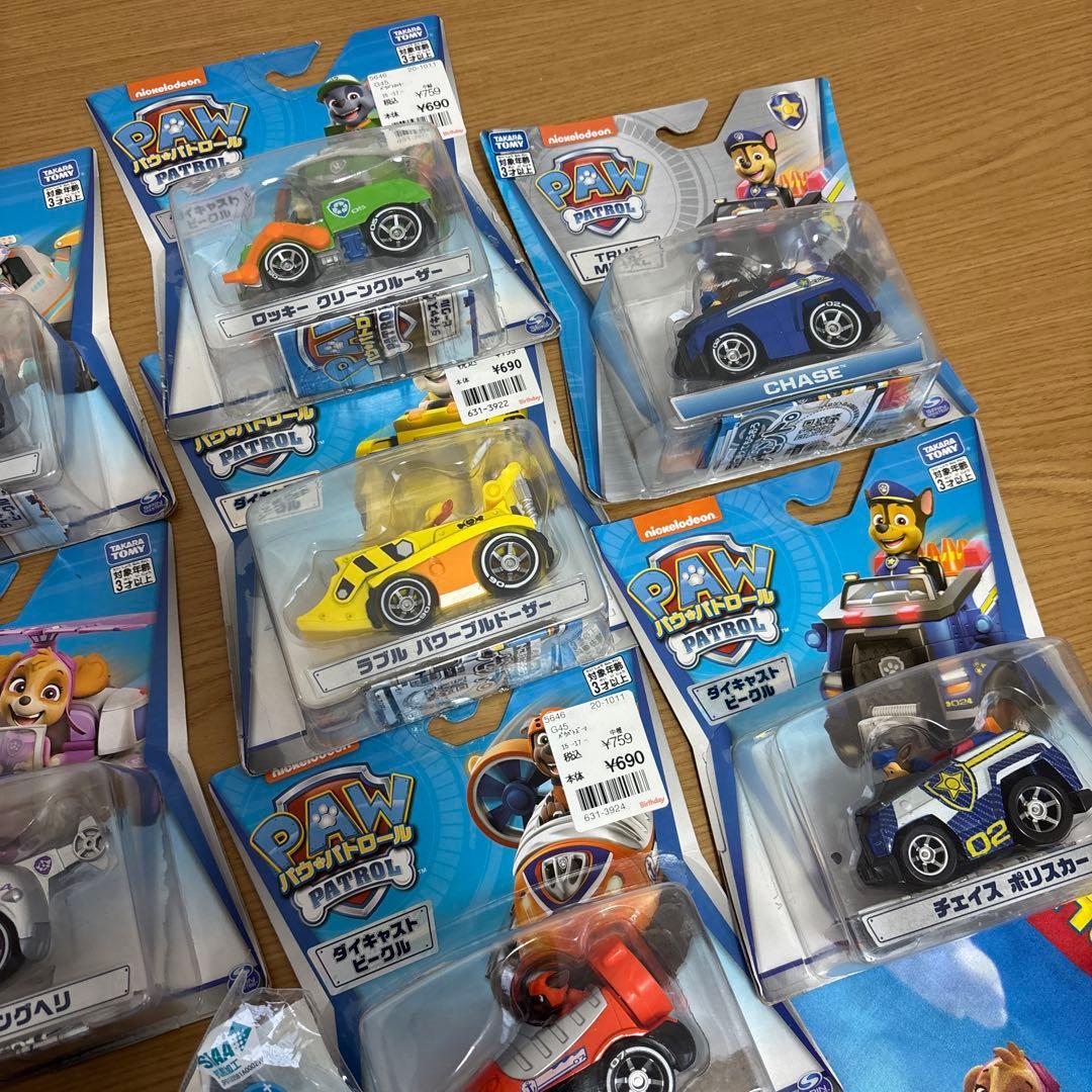 PAW Patrol フィギュアとミニカーセット