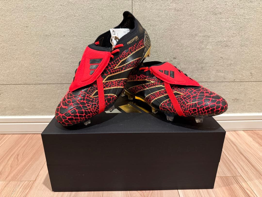 プレデターエリート FG 国内未発売カラー