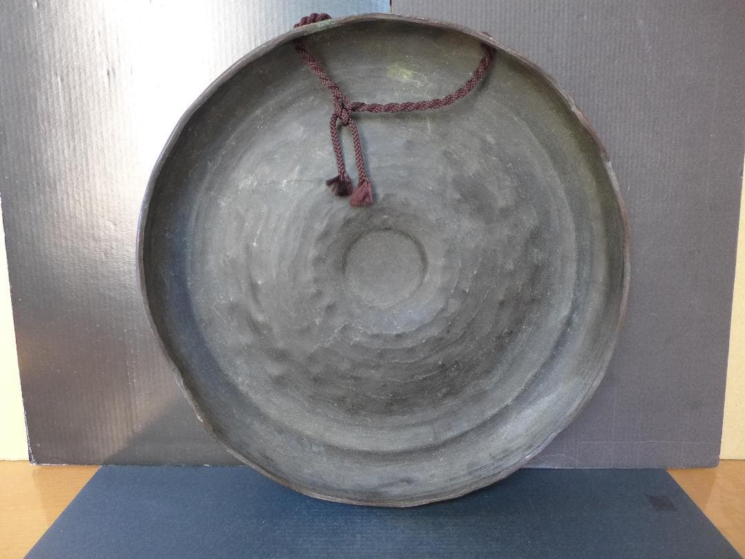 時代物　明治大正期頃？　大変古い銅鑼　度鑼 古銅　鍛金作り　桴付き 茶道　骨董