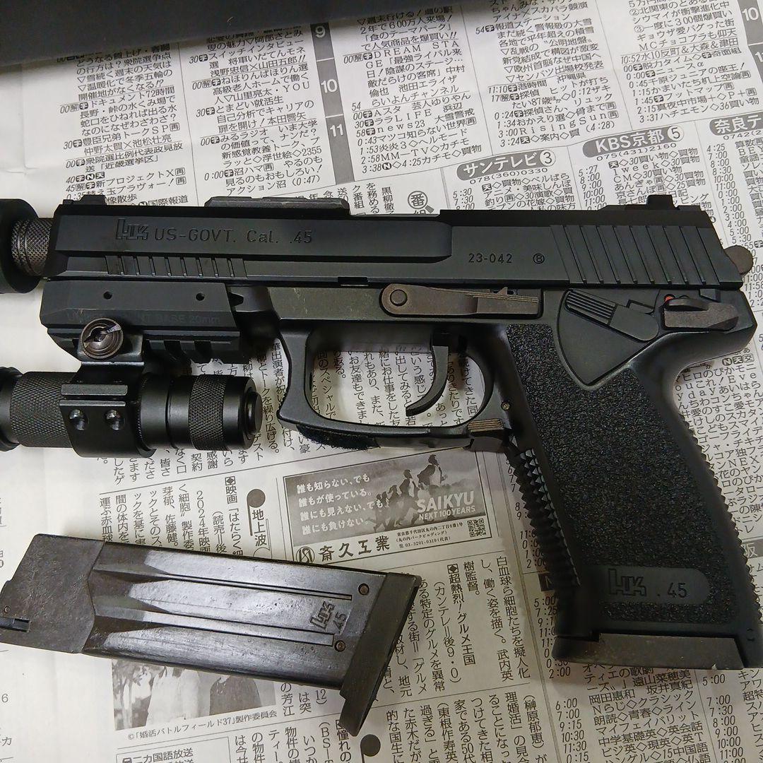 東京マルイ　ソーコム　消音，ライトトリガープルカスタム　社外 サイレンサー付き