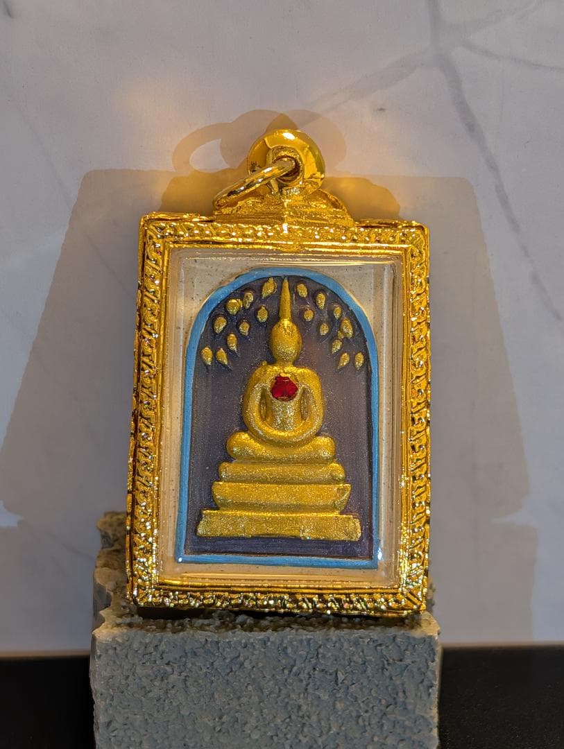 タイお守り　プラクルアン　ルアン・ポークン　ソムデット　2556年　(051)