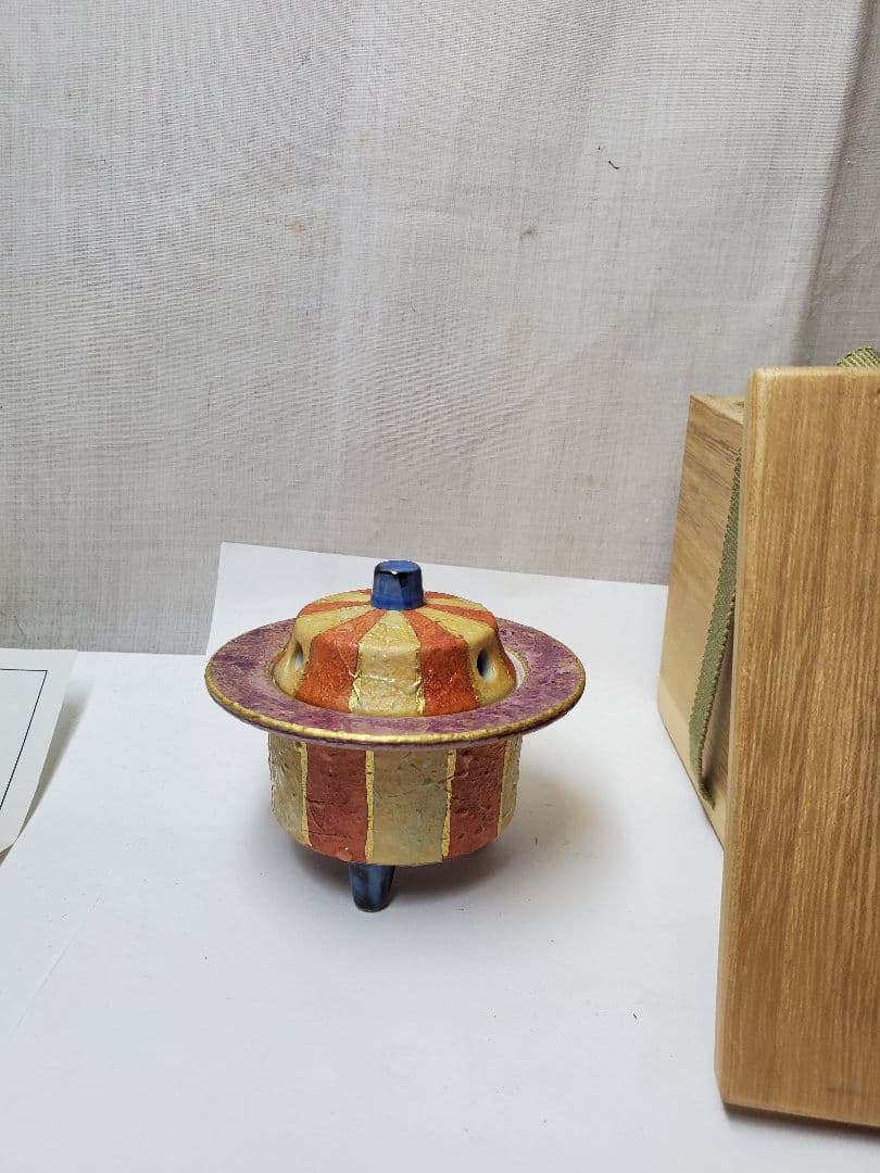 保管品　九谷焼　吉田幸央　彩色金彩　香炉　高さ約7㎝　共桐箱入　現状で