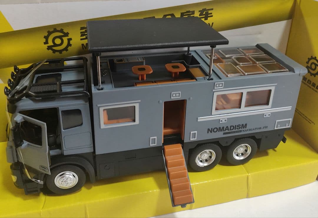 希少 1/18 大型メルセデスベンツ キャンピングカー ノマディック グレー
