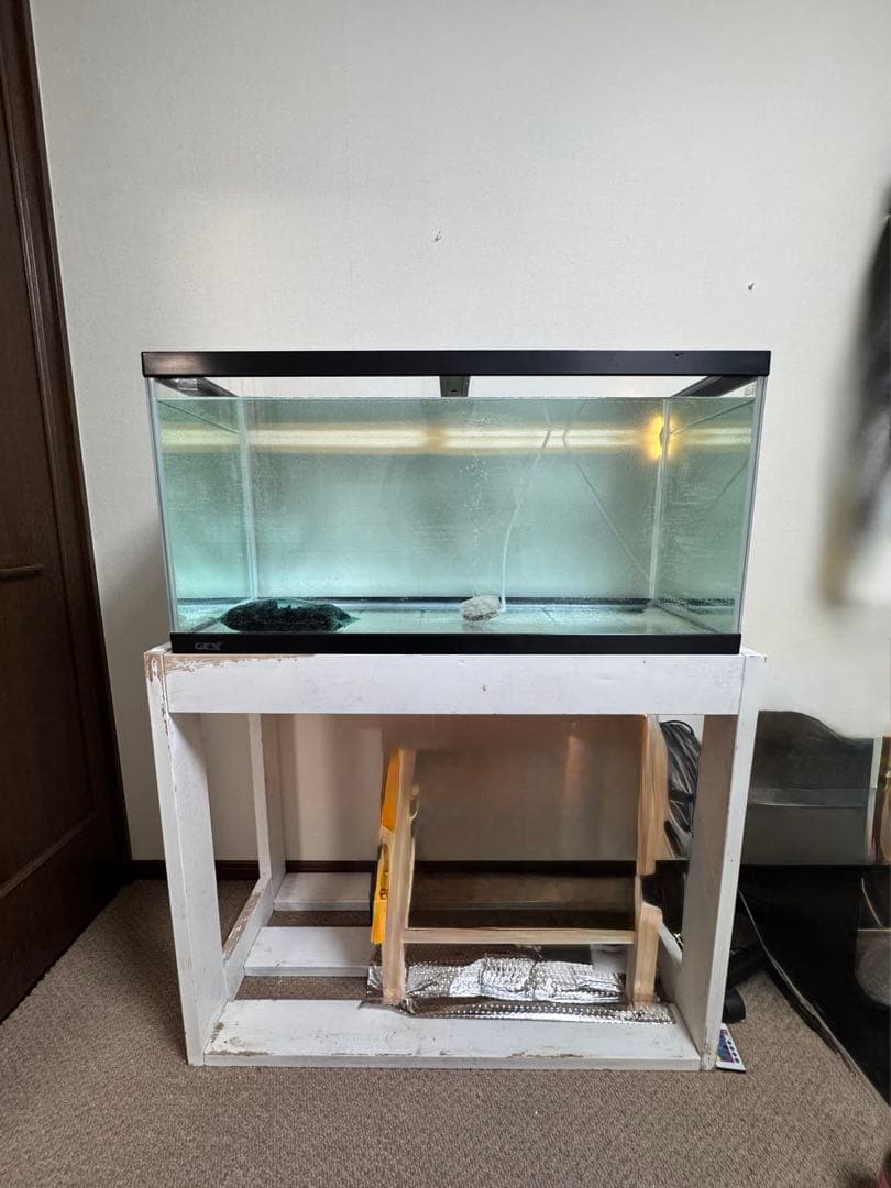90cmガラス水槽・水槽台付き 栃木千葉茨城県は無料でご自宅までお届け可能です。