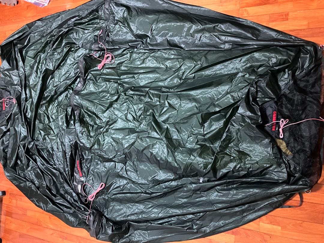 ヒルバーグ　エナン　グリーン　フットプリント付き