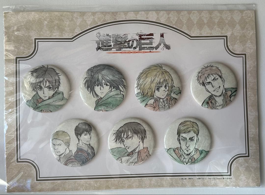 進撃の巨人　きゃにめ10周年　缶バッジセット