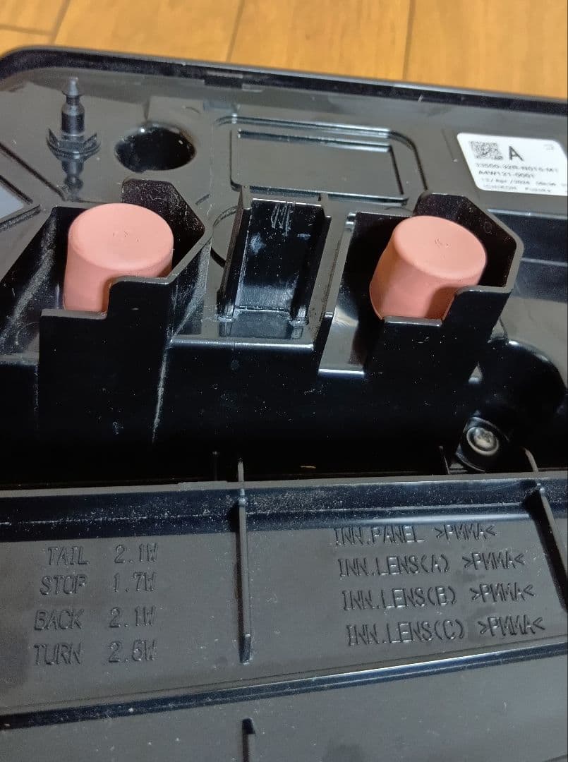 N-BOX JF5 JF6 純正 テールランプ 右側