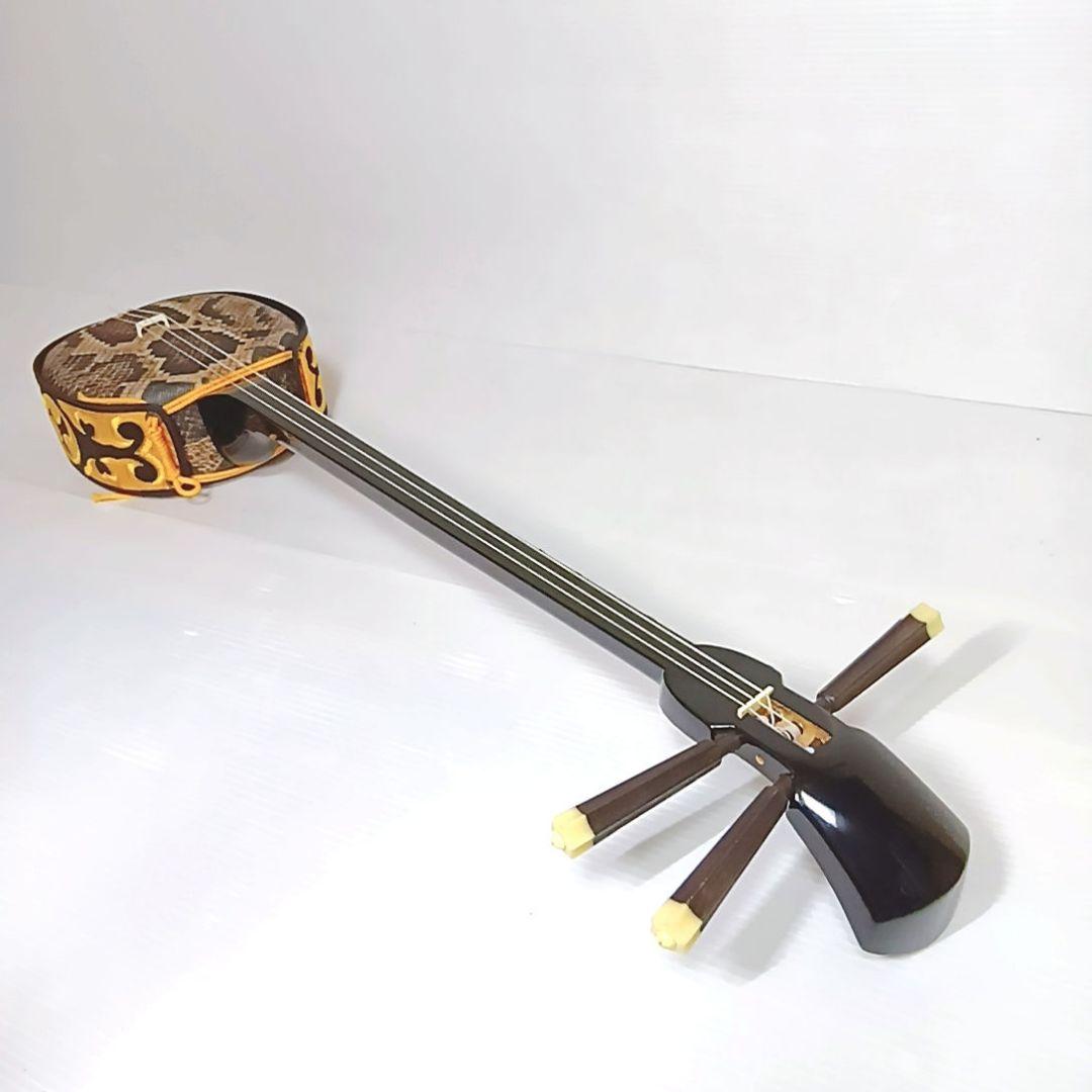 【美品】三線 沖縄 初心者 人工皮 蛇革 蛇皮 民謡 和楽器 付属品 ケース