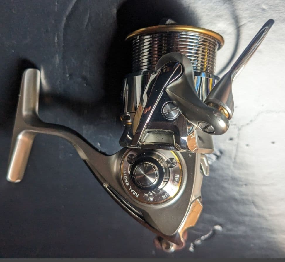 ダイワ 05EXIST 2506 スピニングリール