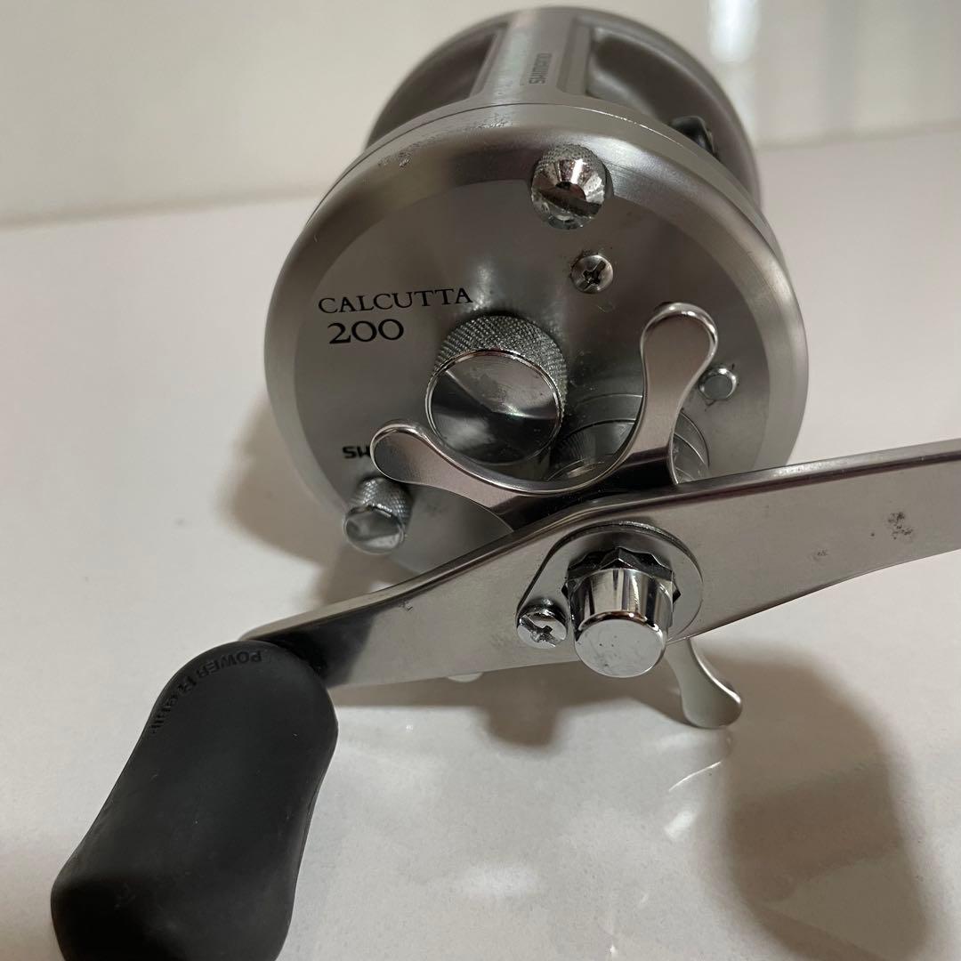 SHIMANO CALCUTTA 両軸リール 右巻き　シマノ　カルカッタ200