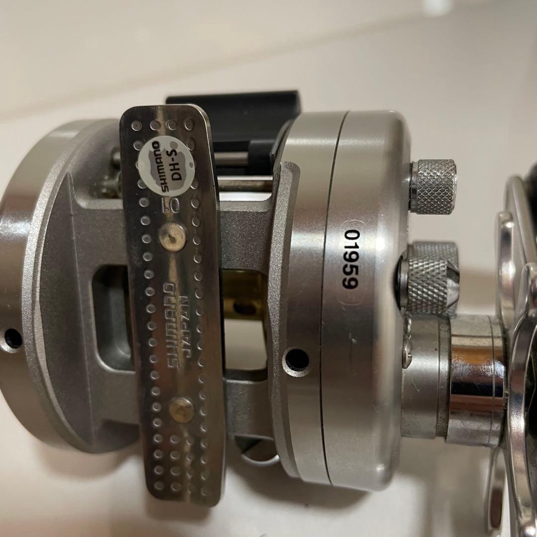 SHIMANO CALCUTTA 両軸リール 右巻き　シマノ　カルカッタ200