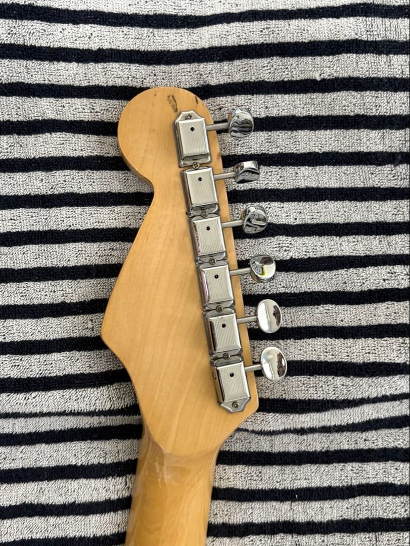 ストラトキャスター　エレキギター