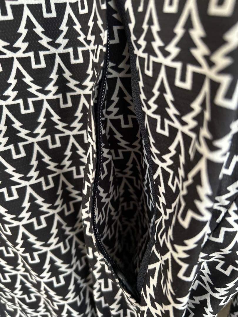 PGG ☆ピージージ☆美品✨ツリー柄 フード付きジャケット