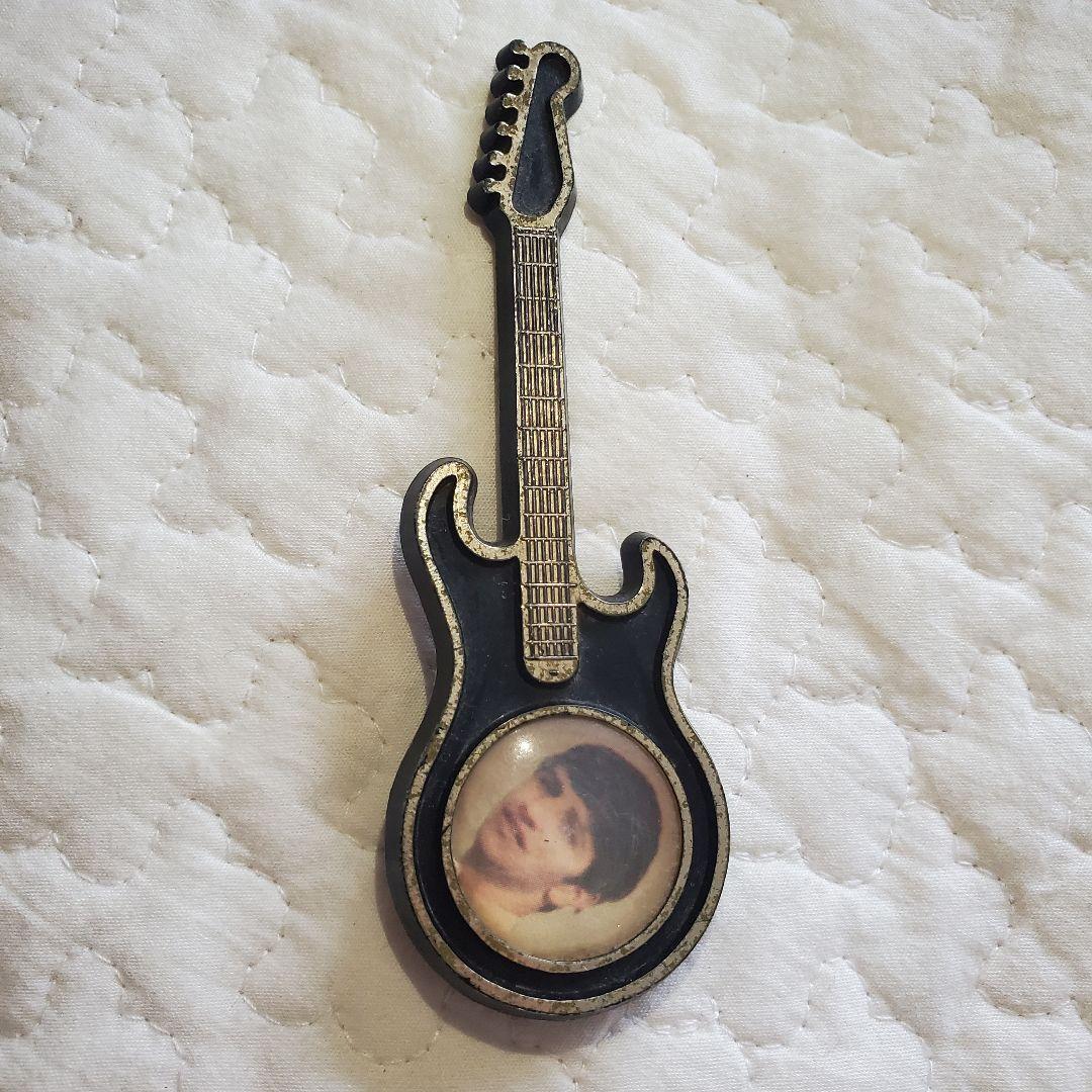 Beatles グッズまとめ売り ビートルズ チャーム キーホルダー ピンバッジ