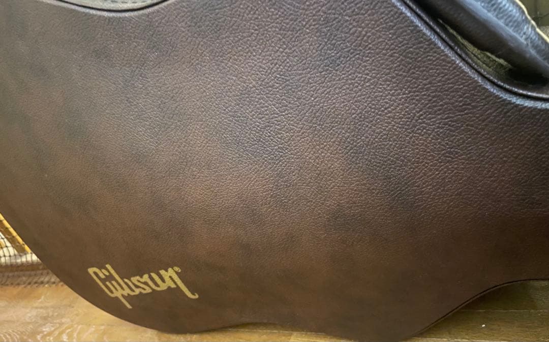Gibson standard J-45 ハードケース付き