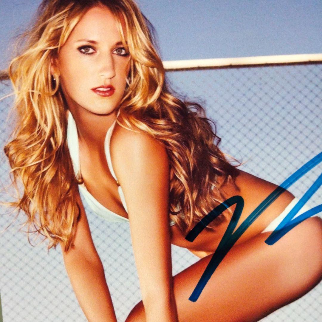 ビクトリア・アザレンカ直筆サイン入り2Lサイズ写真…ベラルーシの女子テニス選手