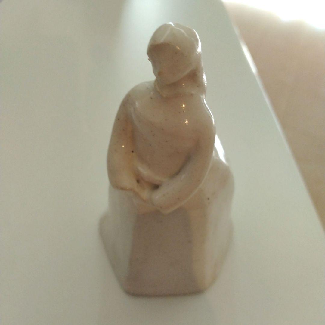安部太一　陶器　人形　白釉人形