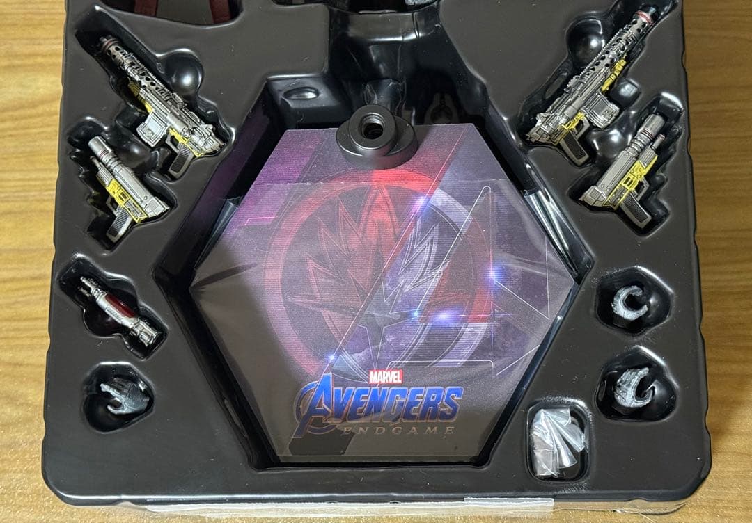 早い者勝ち価格！美品！ホットトイズ アベンジャーズ エンドゲーム版 ロケット