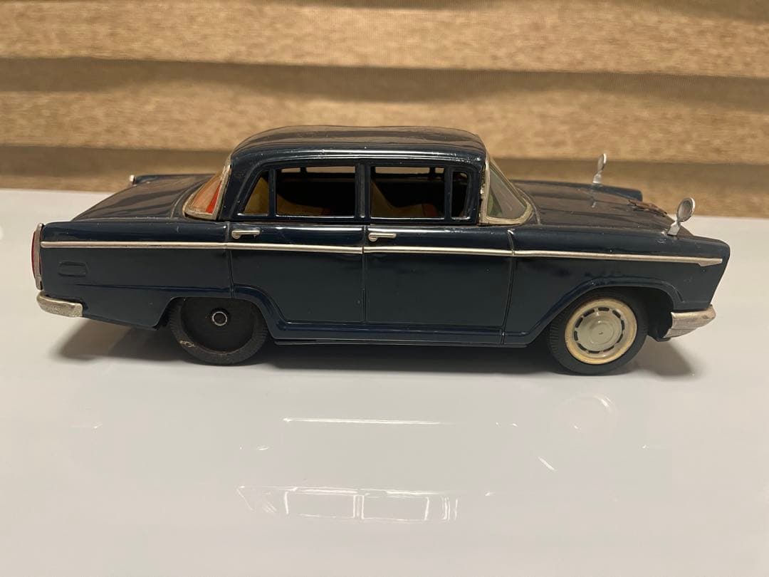 ブリキのセドリック