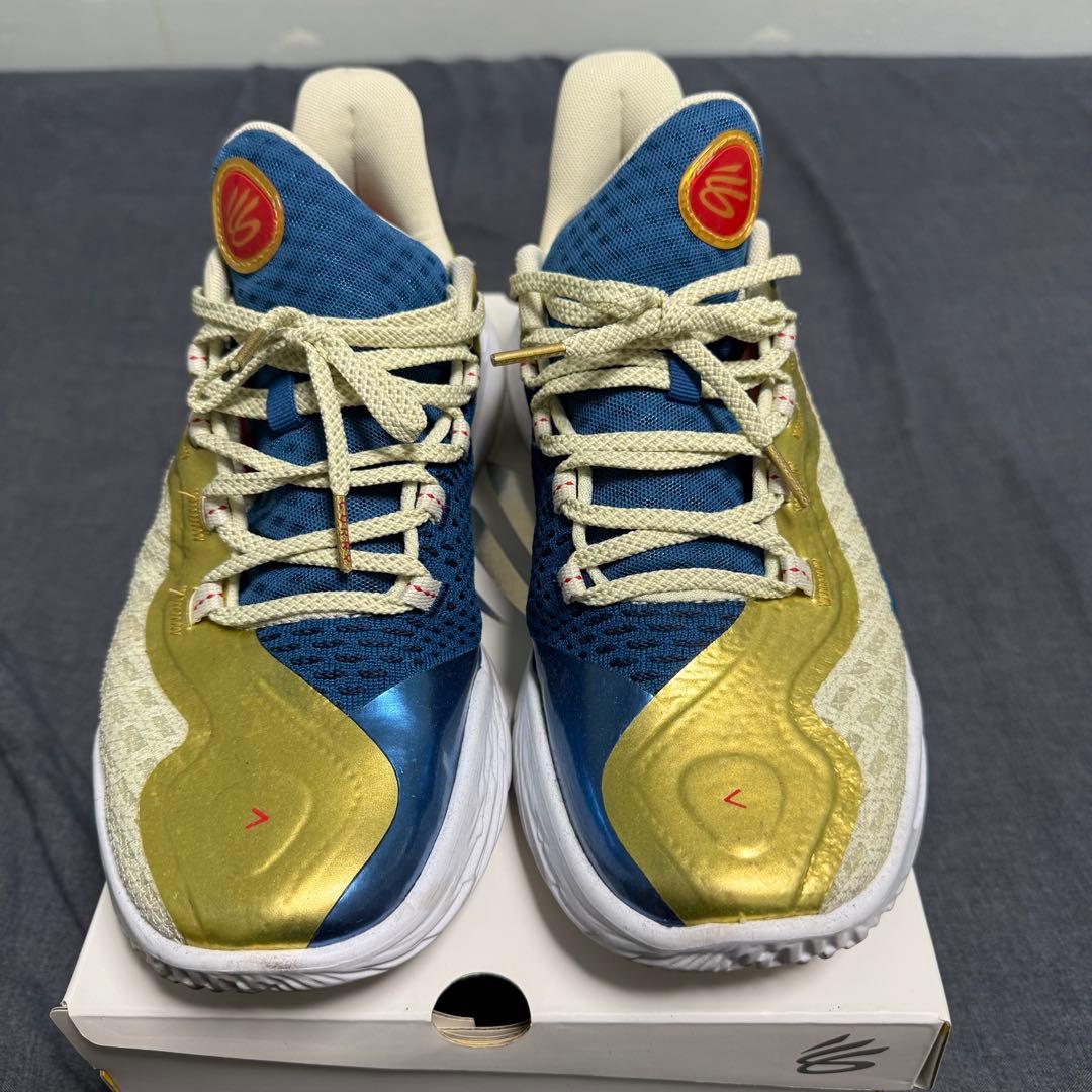 美品　CURRY 11 バスケットボールシューズ 28cm