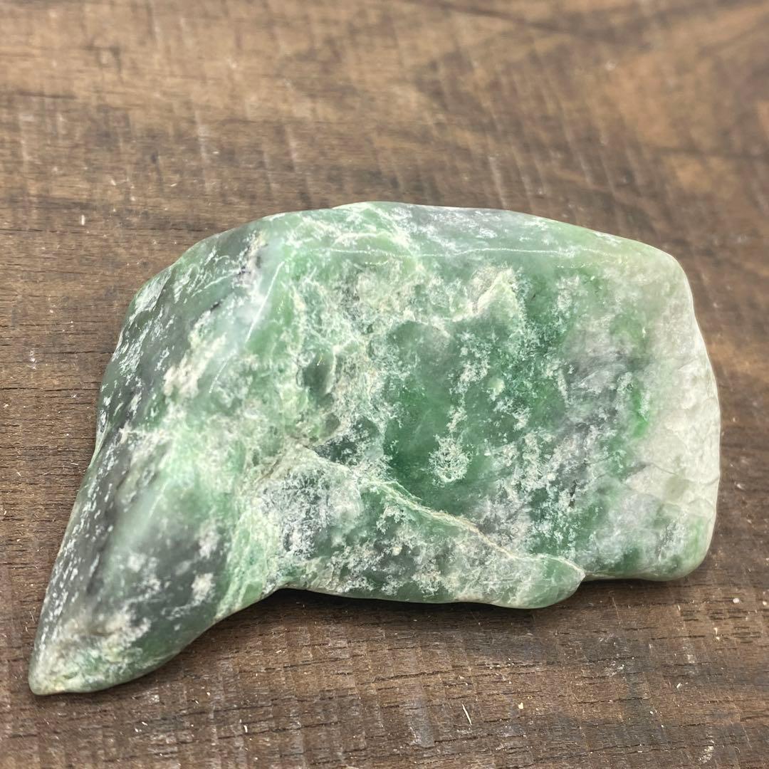 【G096】糸魚川産　翡翠　37g　天然石　原石　ヒスイ　パワーストーン　素材