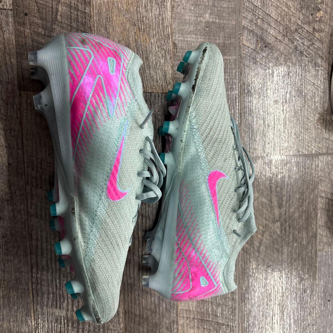 Nike サッカーシューズ グレー/ピンク インソール無し