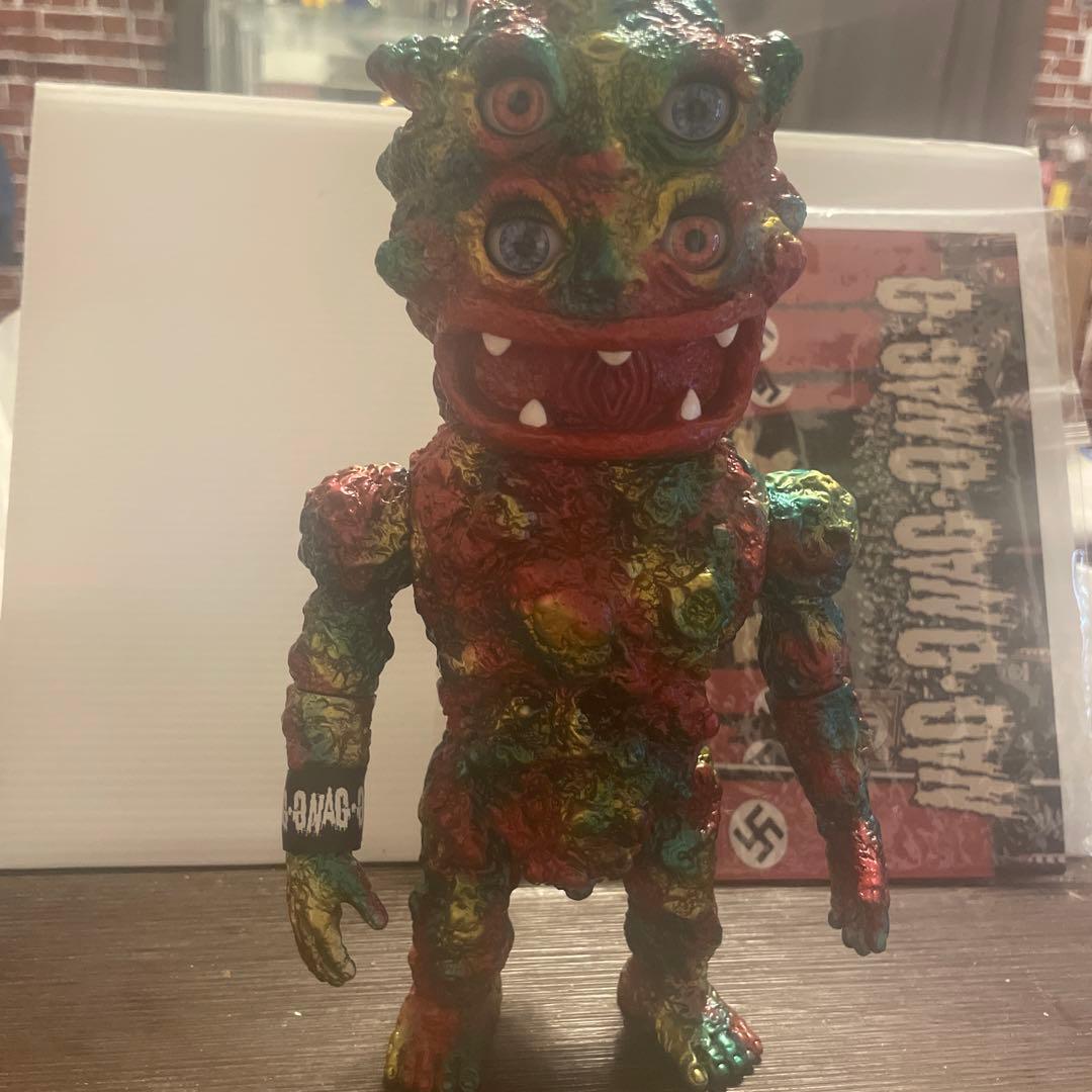 ナグナグナグ　暴力原人ソフビ