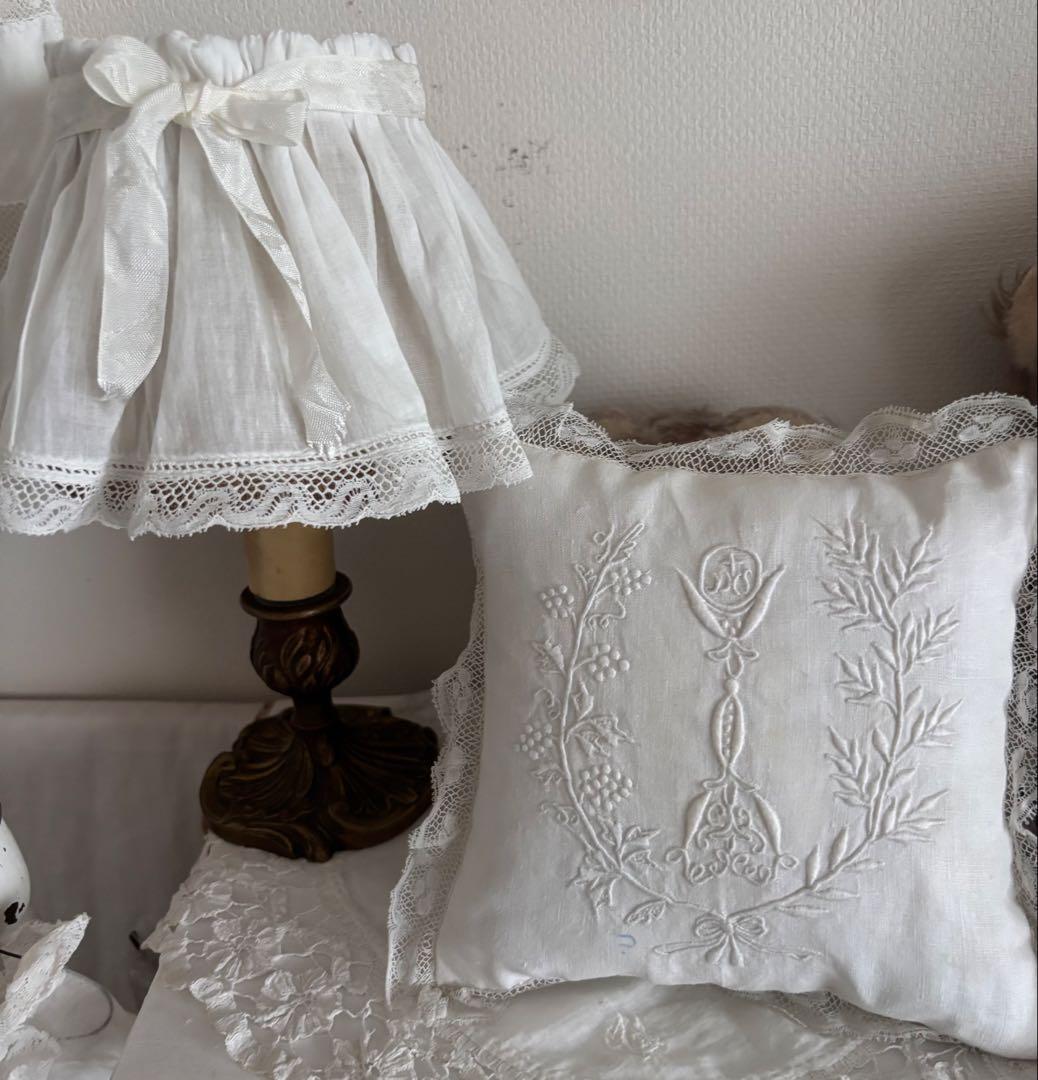 最終❤︎希少アンティーク素材小さなクッション　フランスアンティーク　リメイク