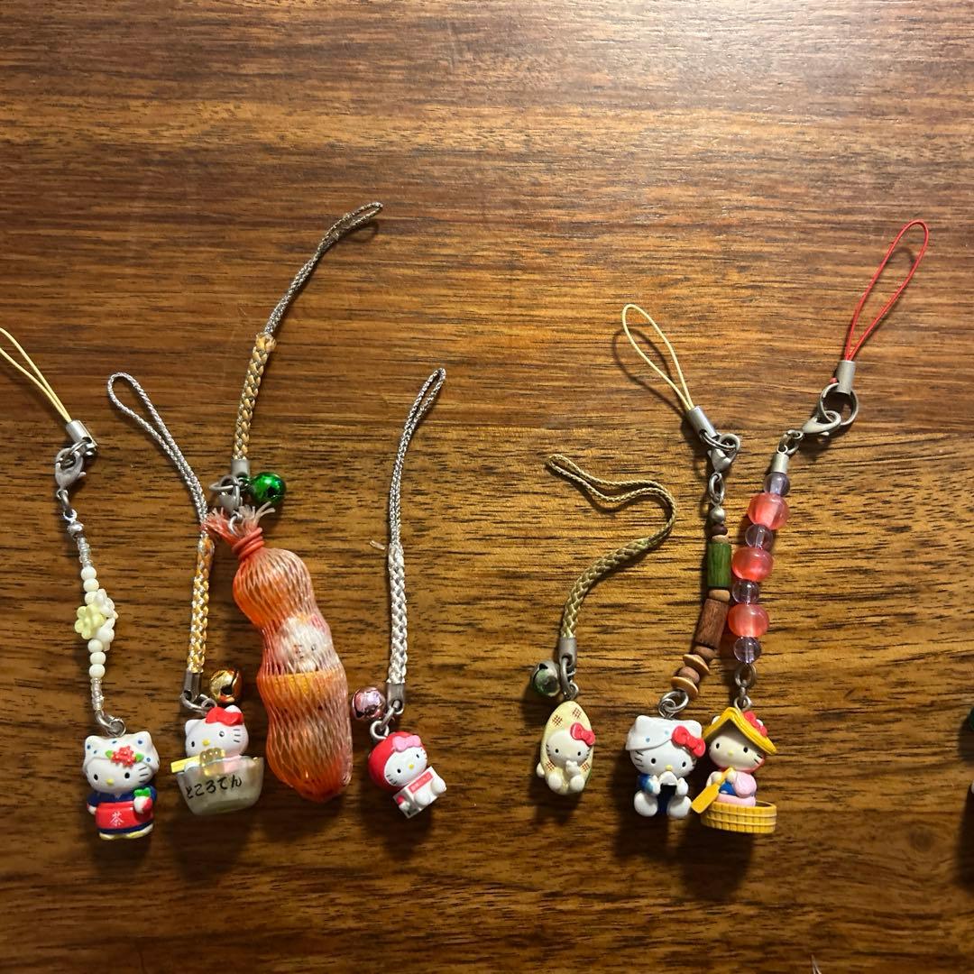 ご当地限定　中部地方　ハローキティストラップ33個＋チャーム1個セット