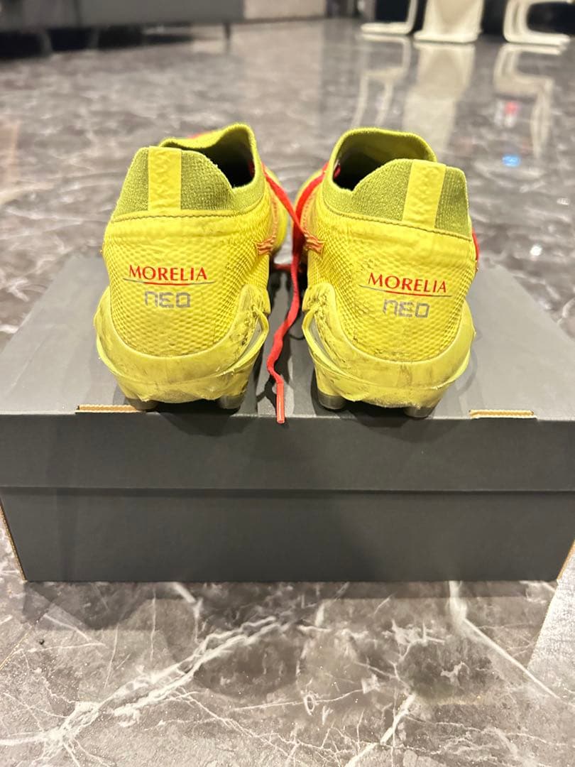 MIZUNO ミズノ モレリア ネオ4 JAPAN イエロー 27cm