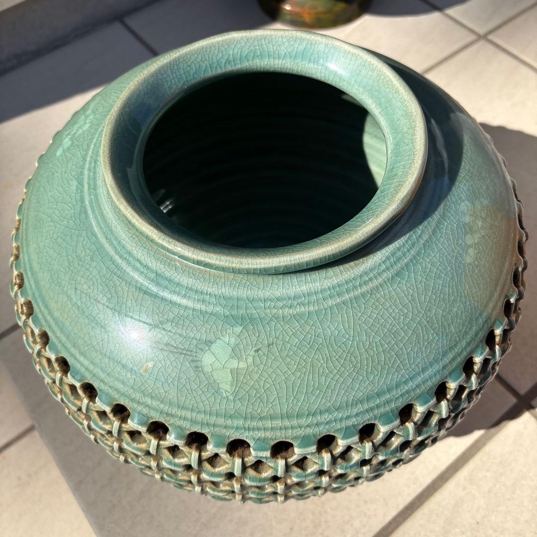 【共箱付】三川内焼 金遊窯 今村芳元作 青磁透かし彫り 飾壺