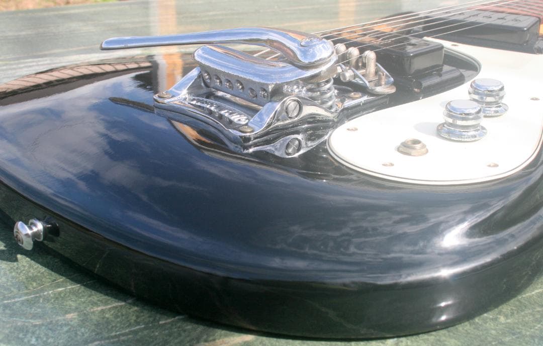 全音Morales ZES-300 “Ventures” 60年代＋ハードケース