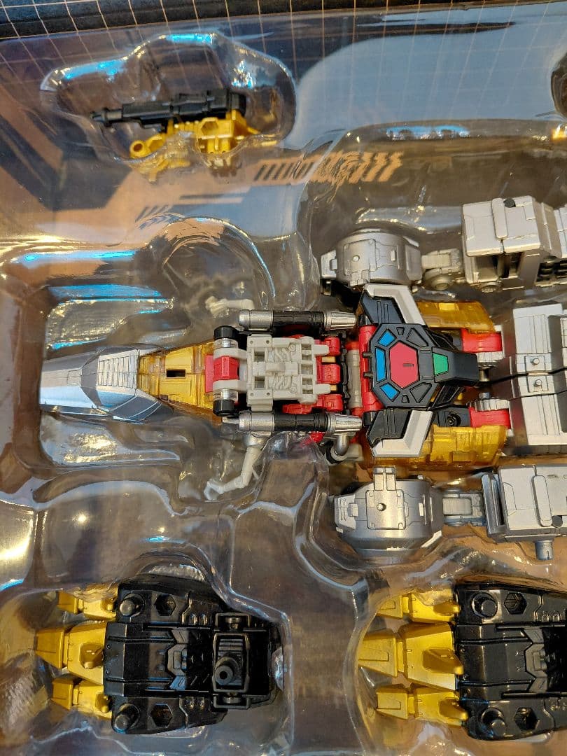 トランスフォーマータカラトミーモール限定　ジェネレーションセレクト　ボルカニカス