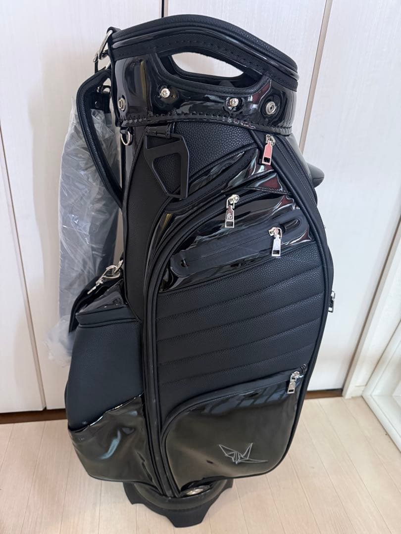 入手困難!1PIU1UGUALE3 GOLF 高級　キャディバッグ