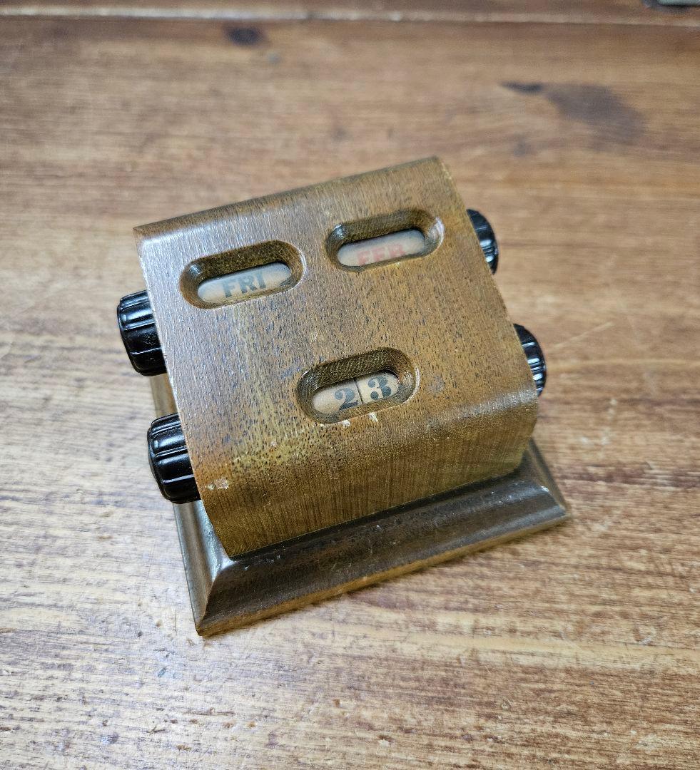 アメリカヴィンテージ 卓上カレンダー 木製 ウォルナット材 書斎 デスク