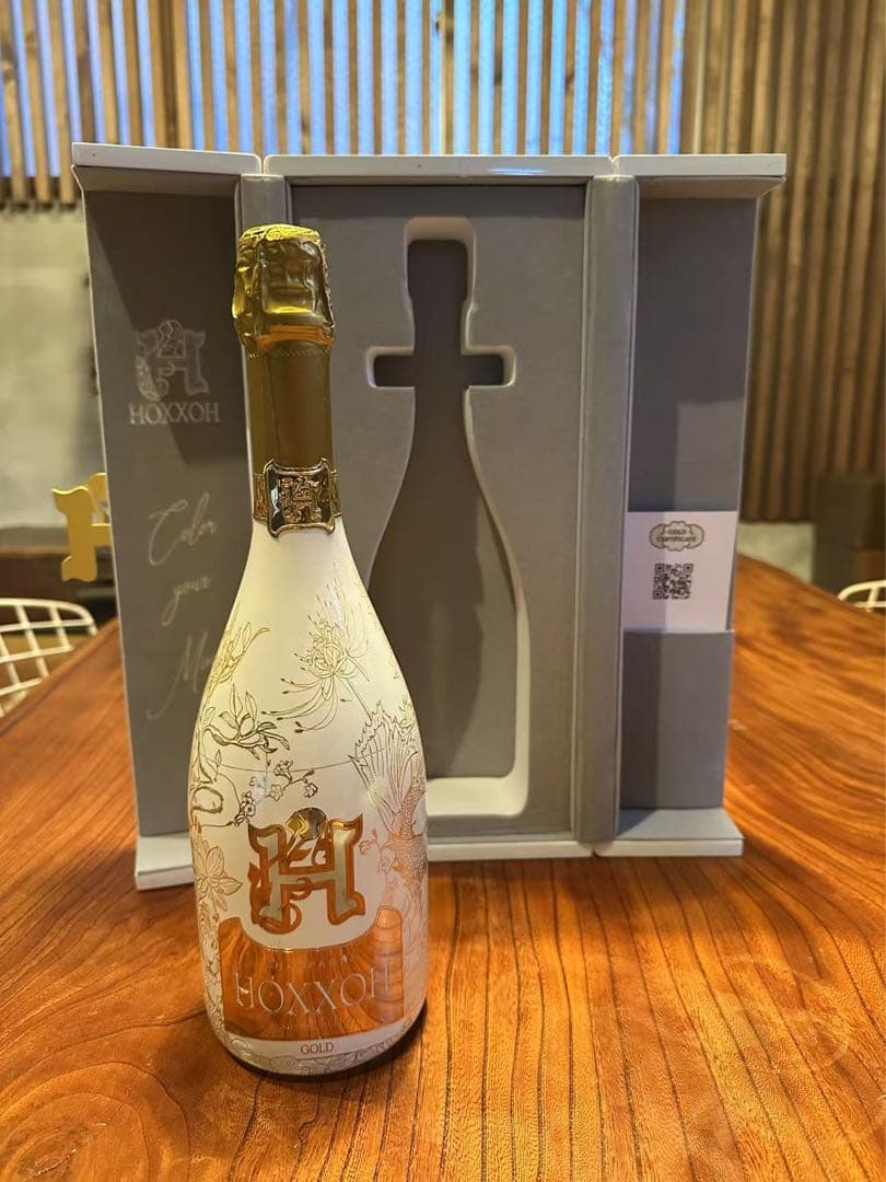 HOXXOH オックス ルビー 音に反応して7色に光るシャンパン 化粧箱　未開栓