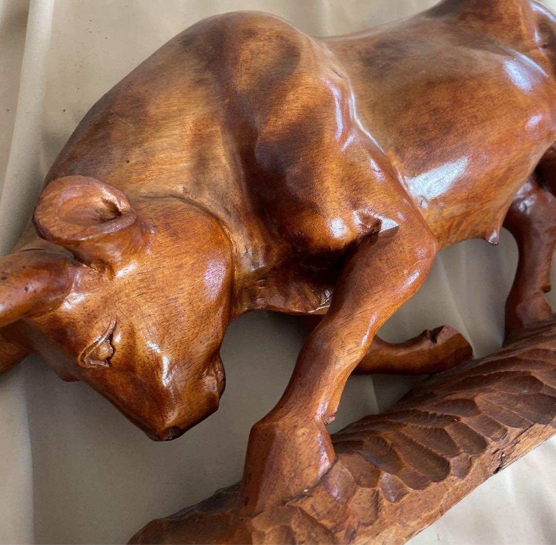 【縁起物】一本 木彫り 牛 重厚感 置物 風水 オブジェ