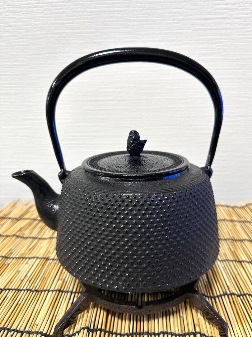 未使用品、供箱、栞、注意書付　南部盛榮堂ＯＩＧＥＮ造　九重アラレ　南部鉄瓶