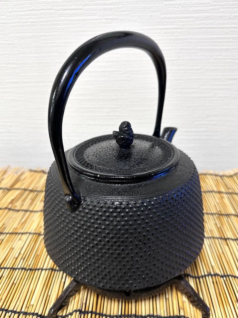 未使用品、供箱、栞、注意書付　南部盛榮堂ＯＩＧＥＮ造　九重アラレ　南部鉄瓶