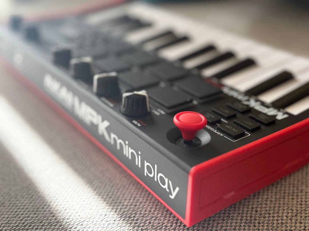 【美品】AKAI Professional MPK mini Play MK3