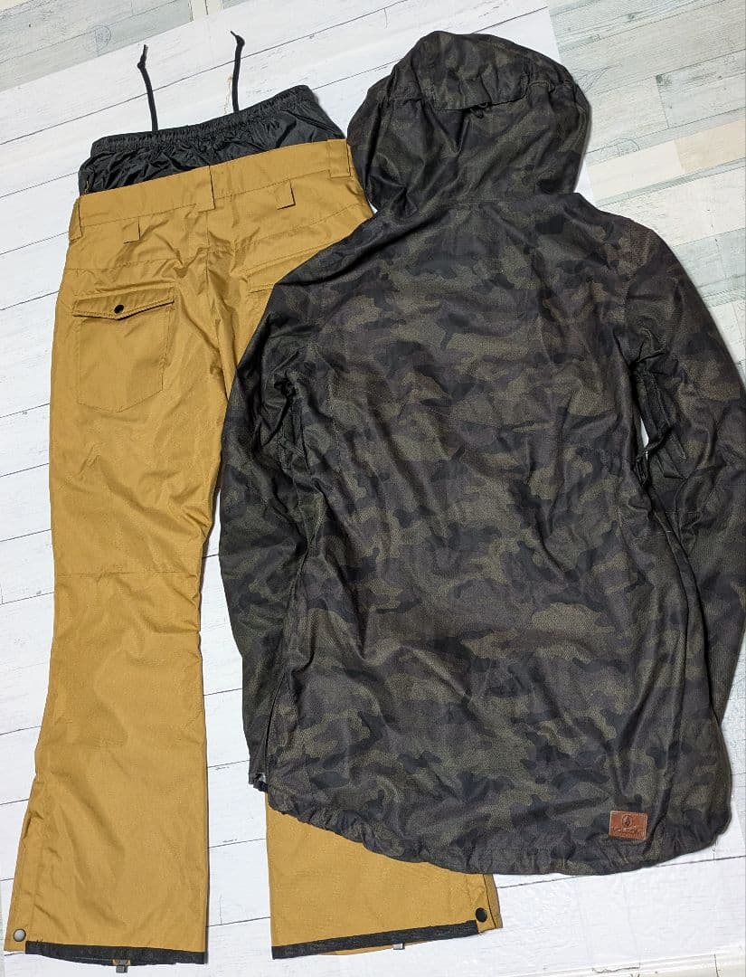VOLCOM,HIMM スノボードスノボースキーウェア　サイズM メンズ