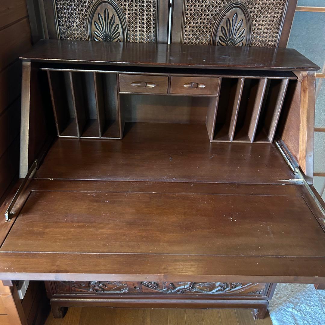 アンティーク家具　ライティングビューロー　彫刻入り